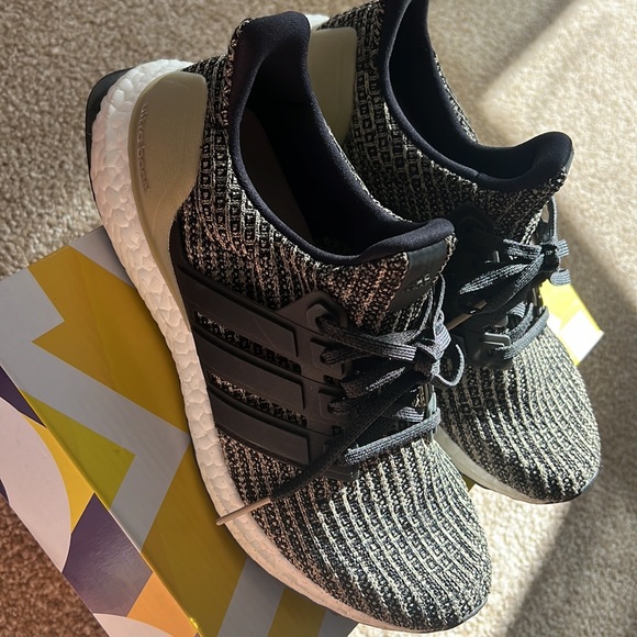ADIDAS ULTRABOOST BLACK AND GOLD - Picture 2 of 3